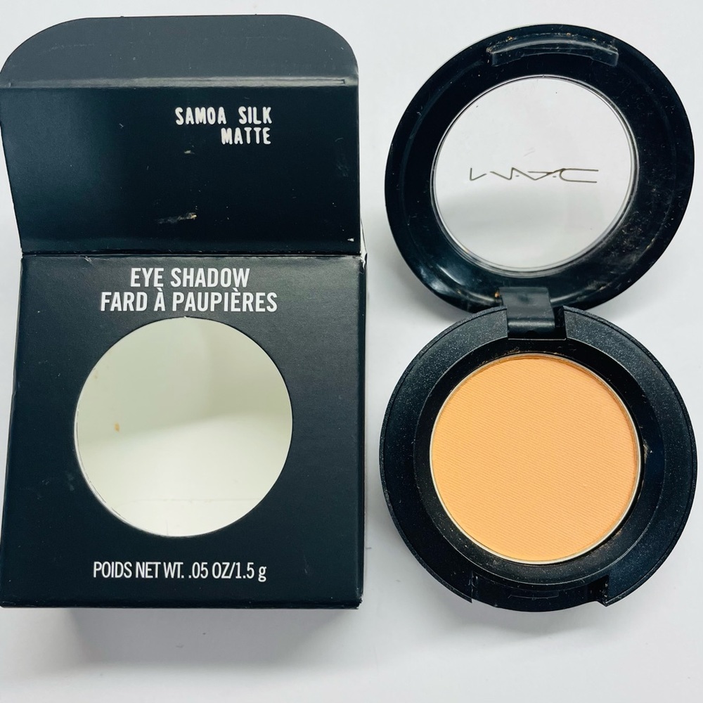 MAC single eye shadow In Samoa Silk